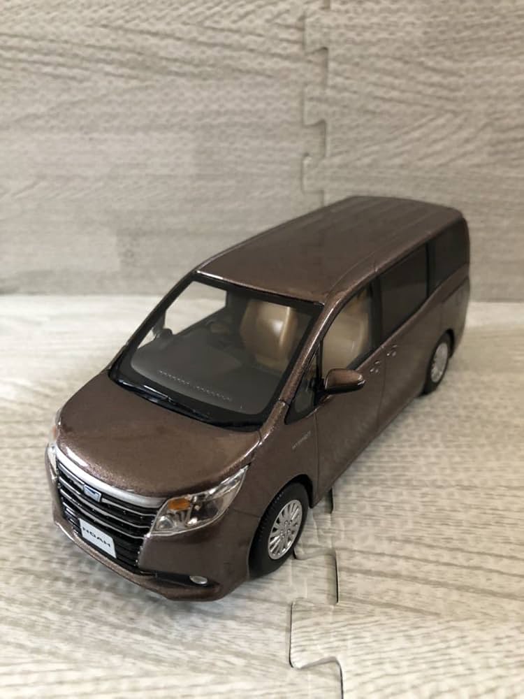 カラーサンプルミニカーノア 90ノア カラーサンプルミニカー - メルカリ